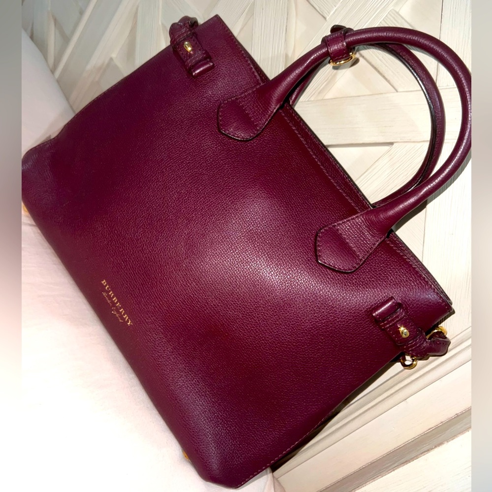 Women's The Medium Banner In Leather And House Check Mahogany Red